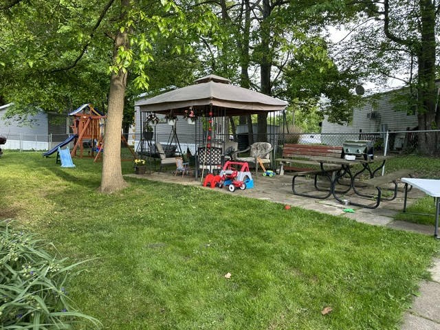 590 Primrose Lane — photo 3
