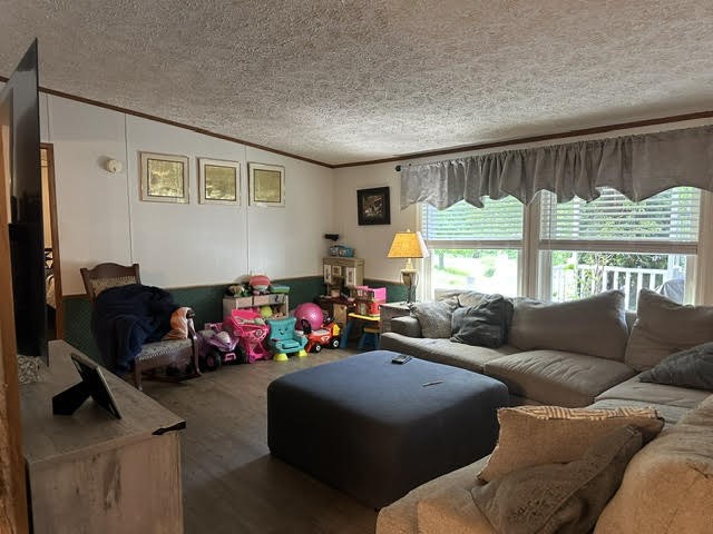 590 Primrose Lane — photo 5