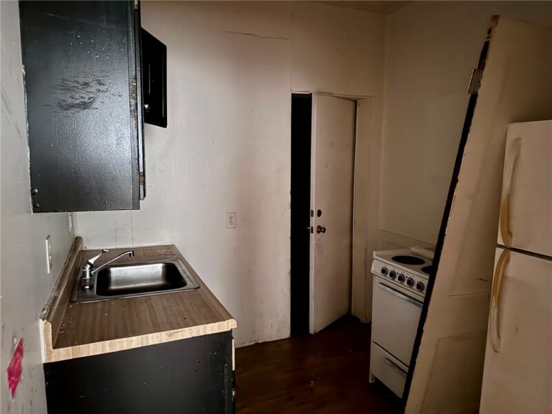 430 Brownsville Rd — photo 6