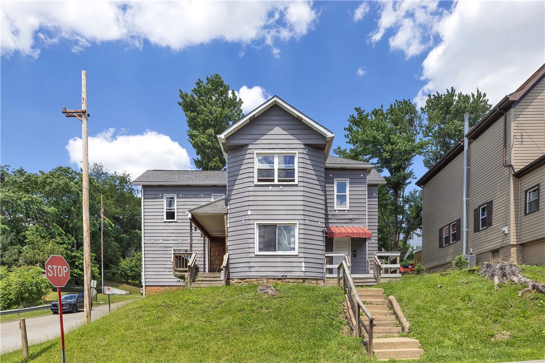 802 Spruce St — photo 1