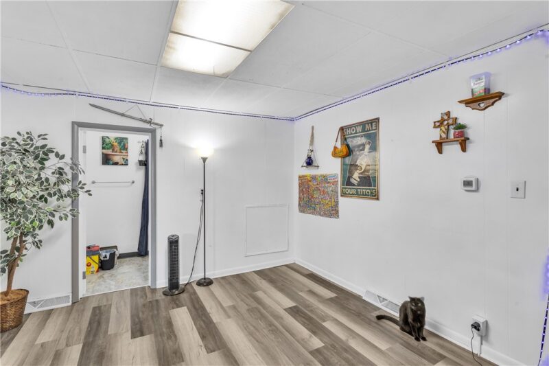 802 Spruce St — photo 4