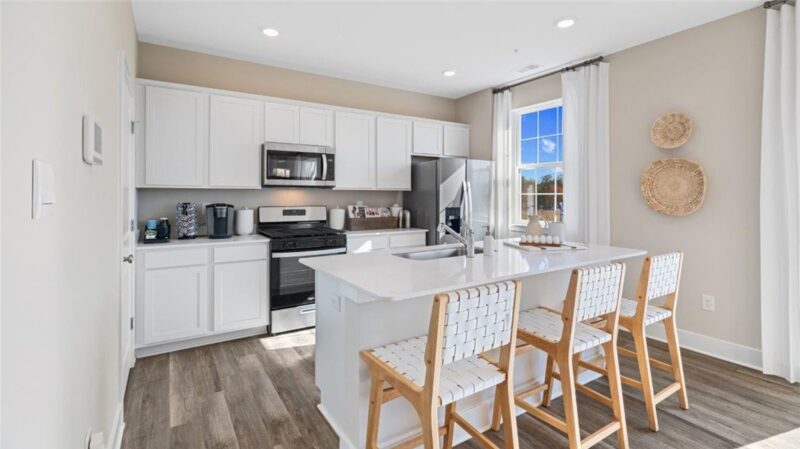 1081 Peachtree Road — photo 7