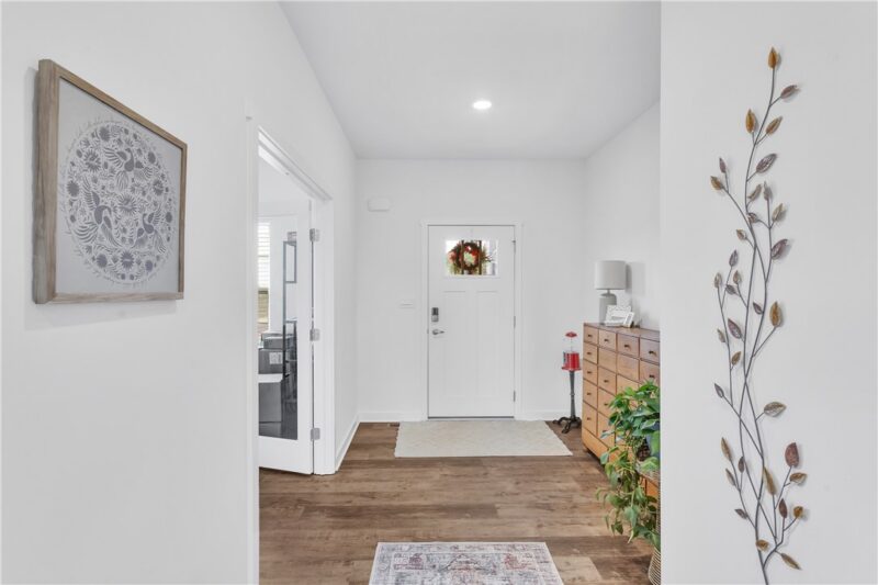 330 William Dr — photo 5