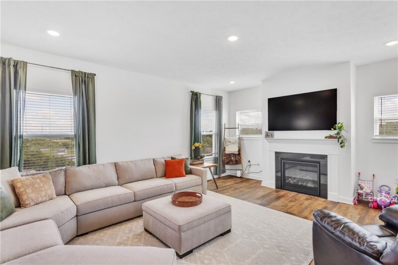 330 William Dr — photo 8