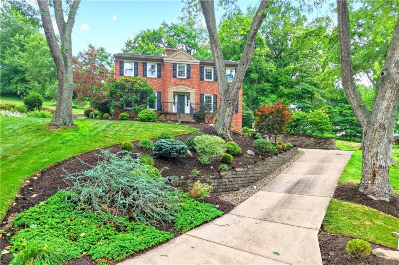 195 Gateshead Dr — photo 2