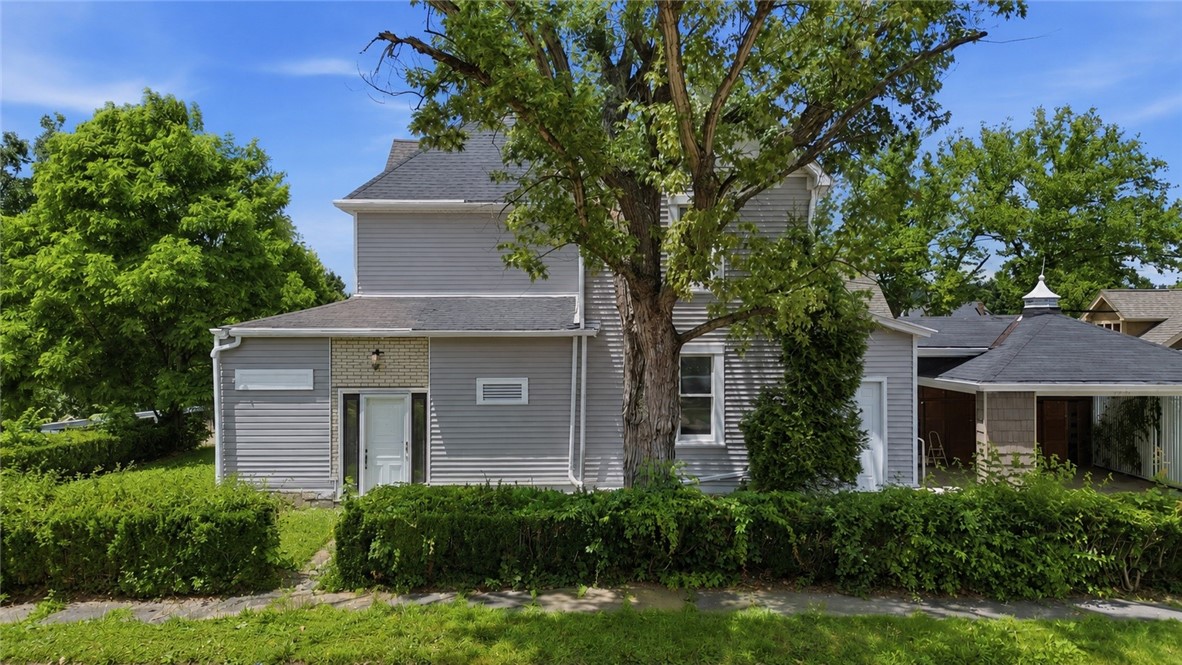 678 Gregg Ave — photo 1
