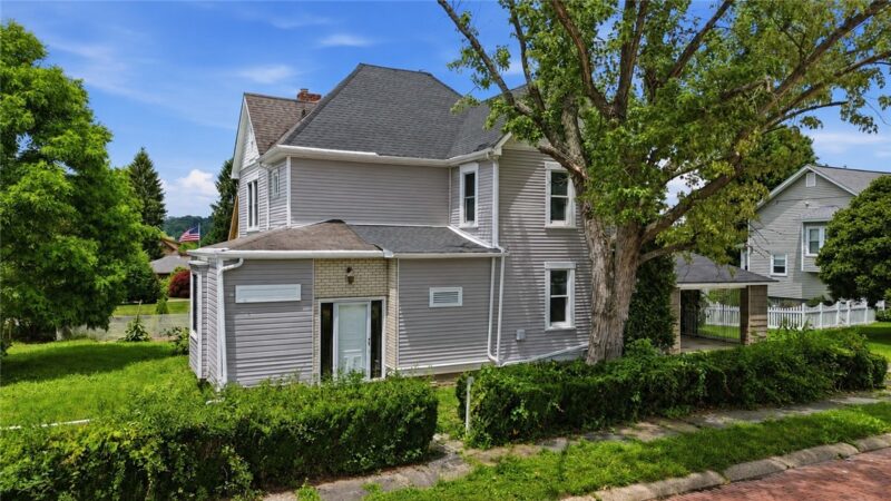 678 Gregg Ave — photo 2