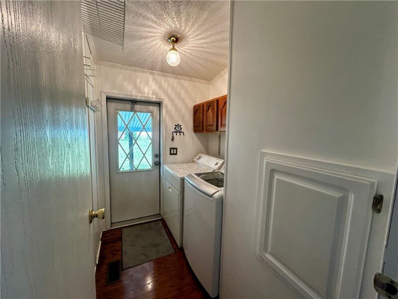 806 Center St — photo 8