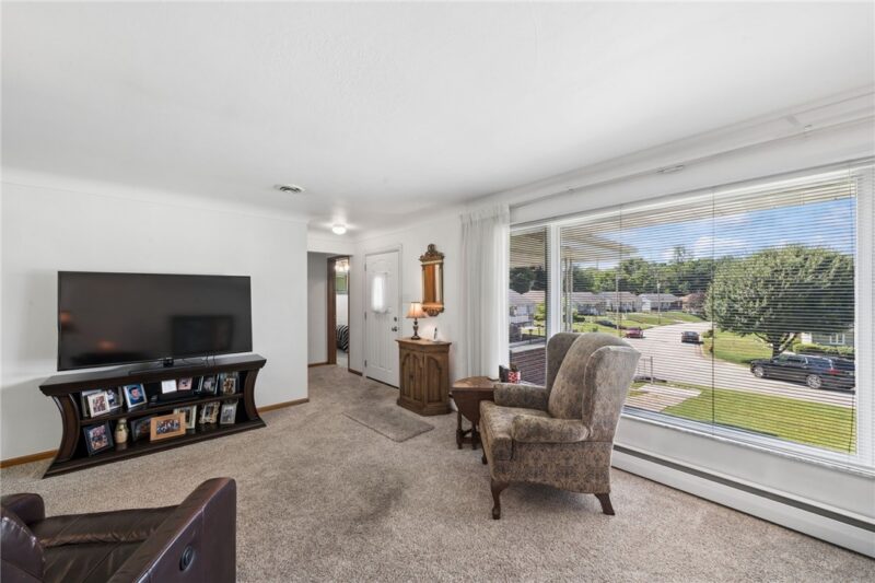 648 Birch St — photo 4