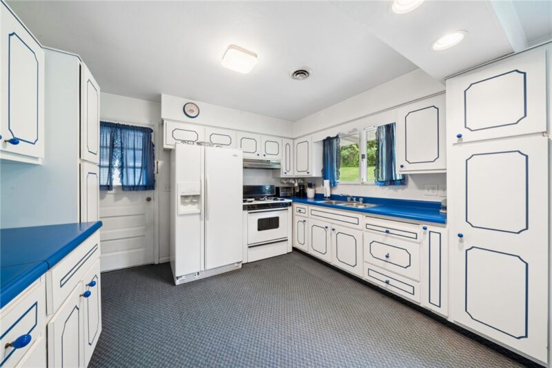 648 Birch St — photo 8