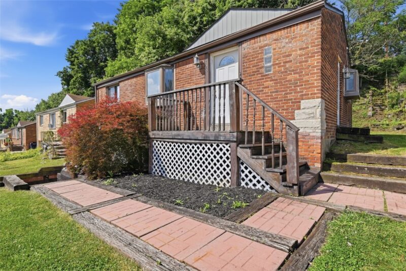 626 Perrilyn St — photo 3