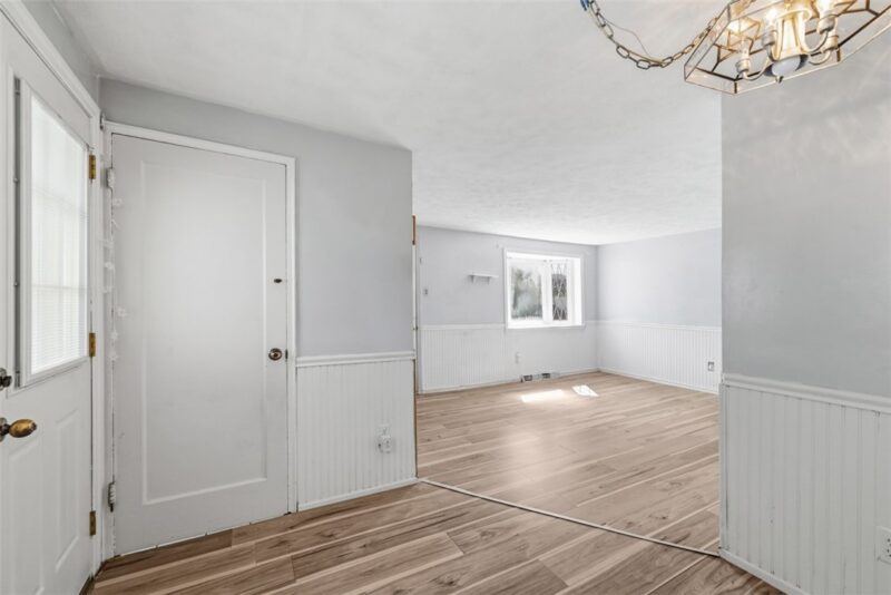 626 Perrilyn St — photo 8
