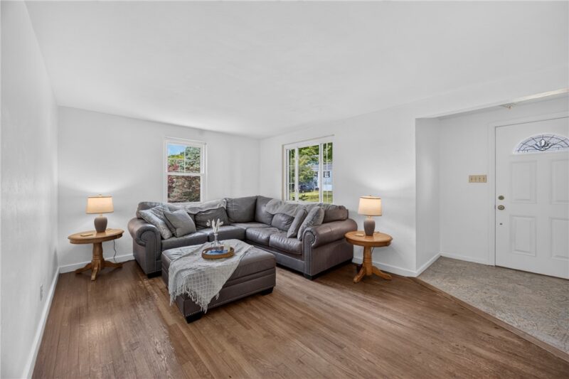 205 Coral Dr — photo 4