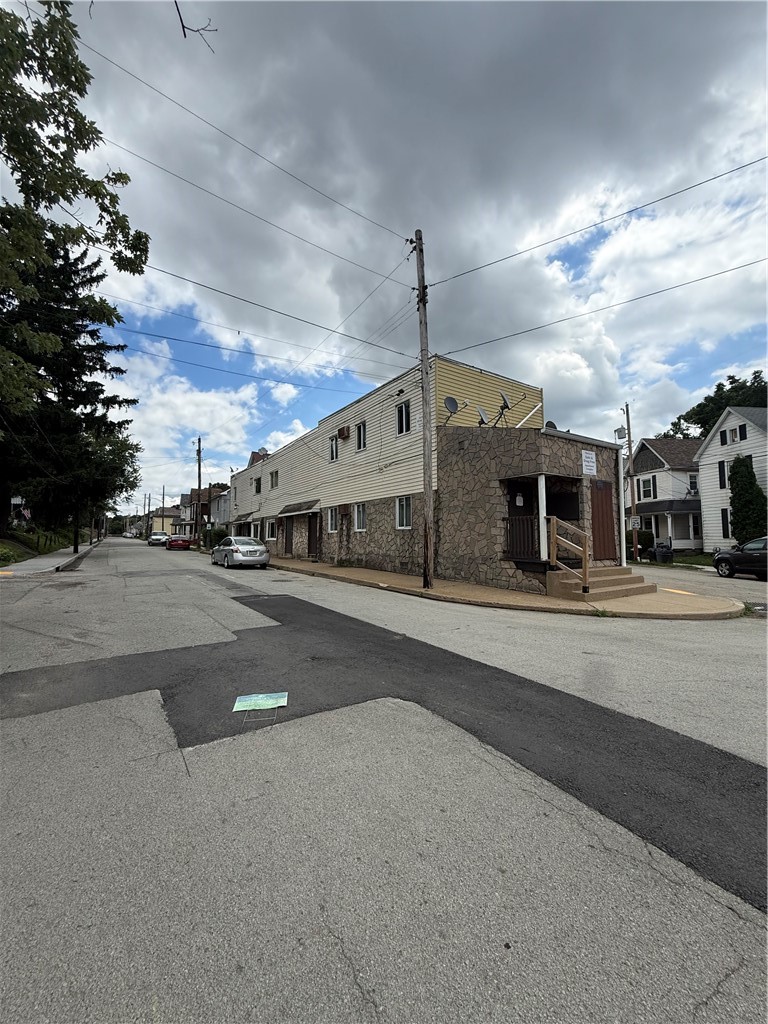 161 Hall Ave — photo 3