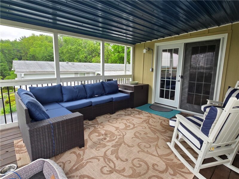 114 Sheffield Drive — photo 2