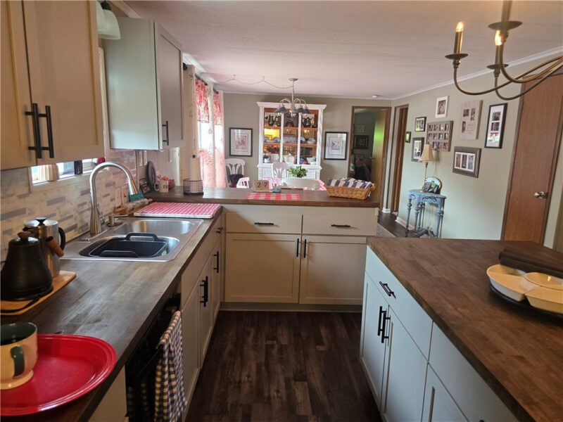 114 Sheffield Drive — photo 8