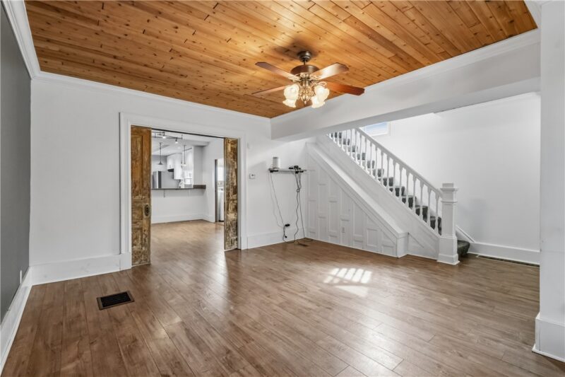 3003 Cobden St — photo 7