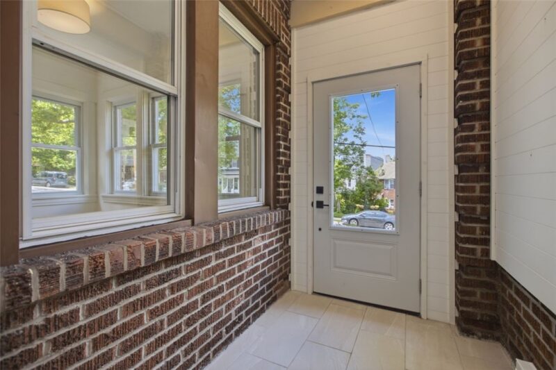 2265 Tilbury Avenue — photo 4