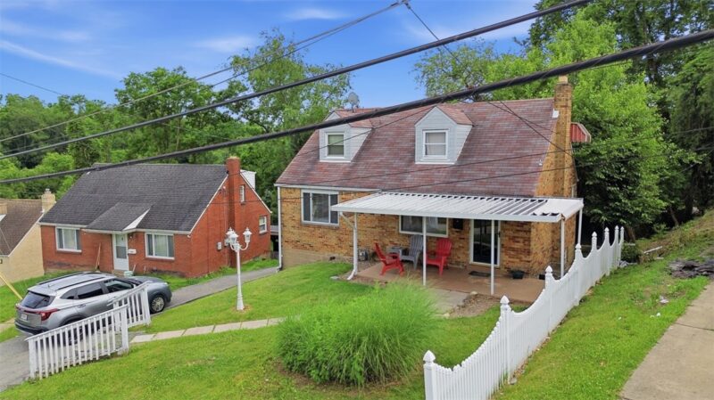 126 Pennoak Dr — photo 3
