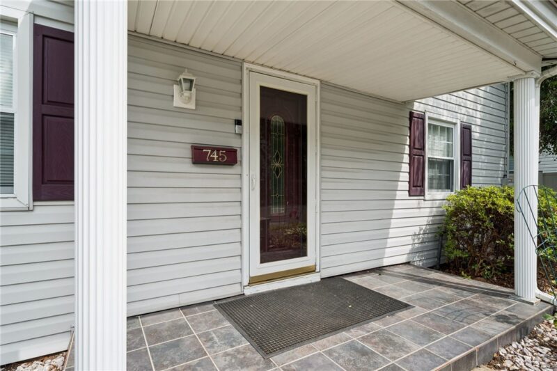 745 Sidney St — photo 2