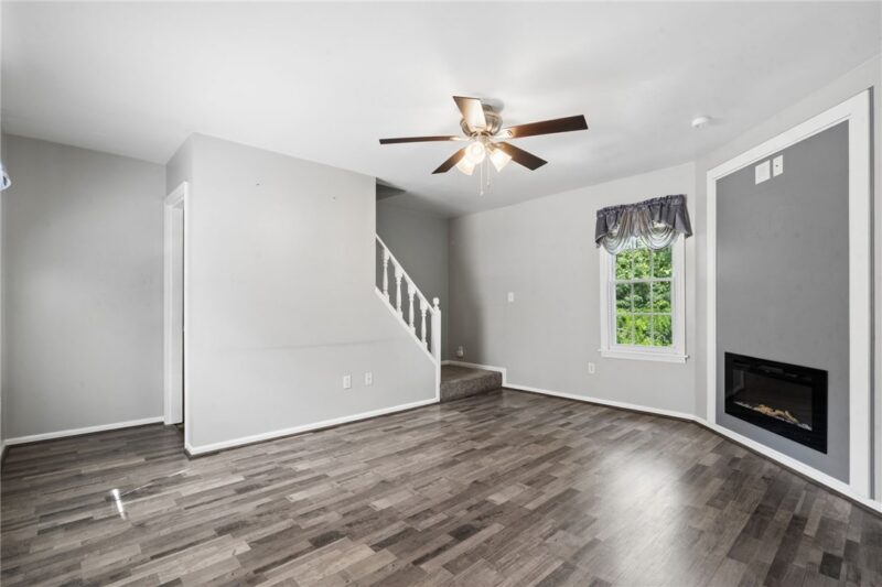 745 Sidney St — photo 3