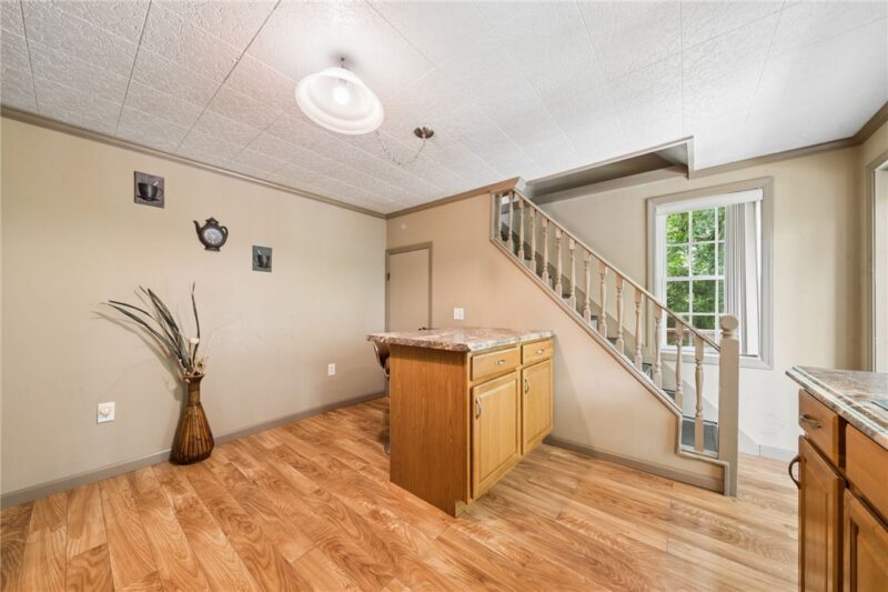 745 Sidney St — photo 8