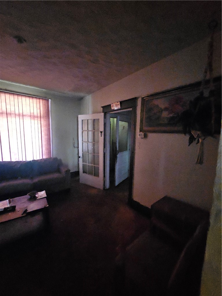 3341 Webster Ave — photo 2