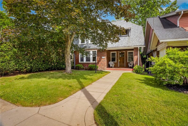 242 Breading Ave — photo 2