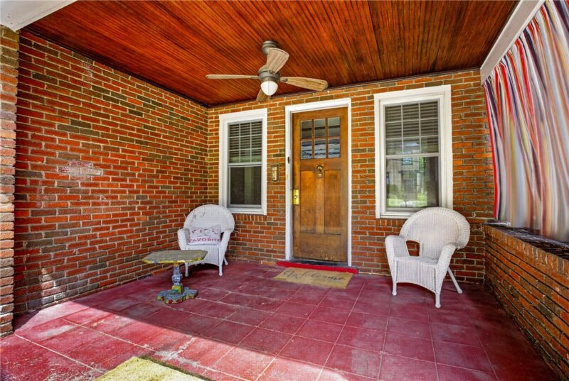 242 Breading Ave — photo 5