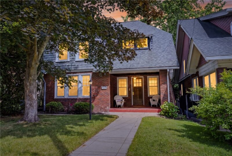 242 Breading Ave — photo 6