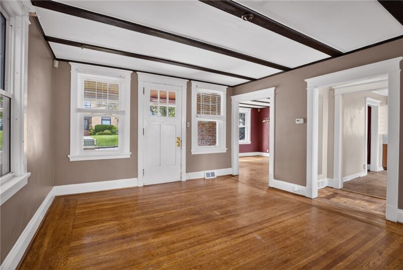 242 Breading Ave — photo 7