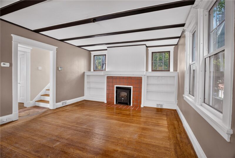 242 Breading Ave — photo 8