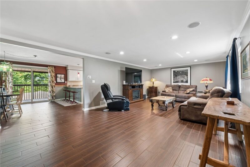 170 Summit Dr — photo 2