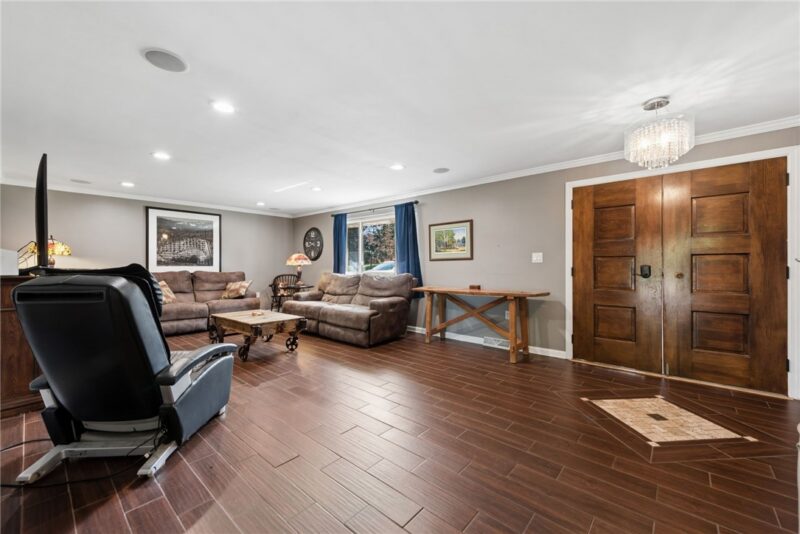 170 Summit Dr — photo 3