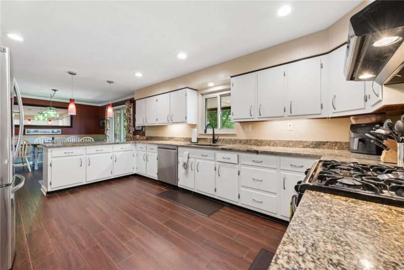 170 Summit Dr — photo 8