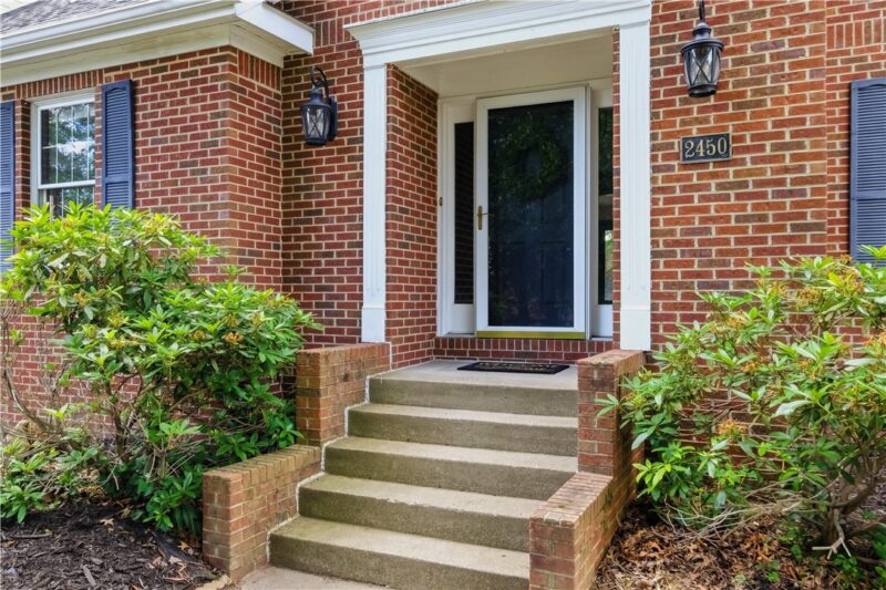 2450 Dogwood Drive — photo 3