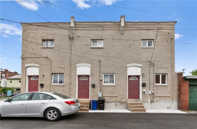 218-222 Joliet Way