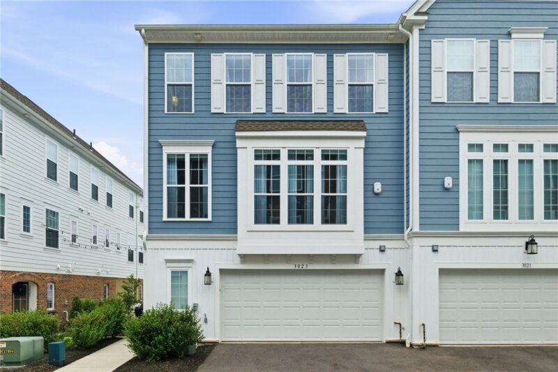3023 Howell Dr