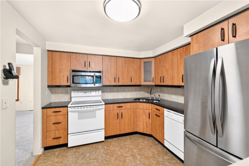 55 Maple Ct — photo 8