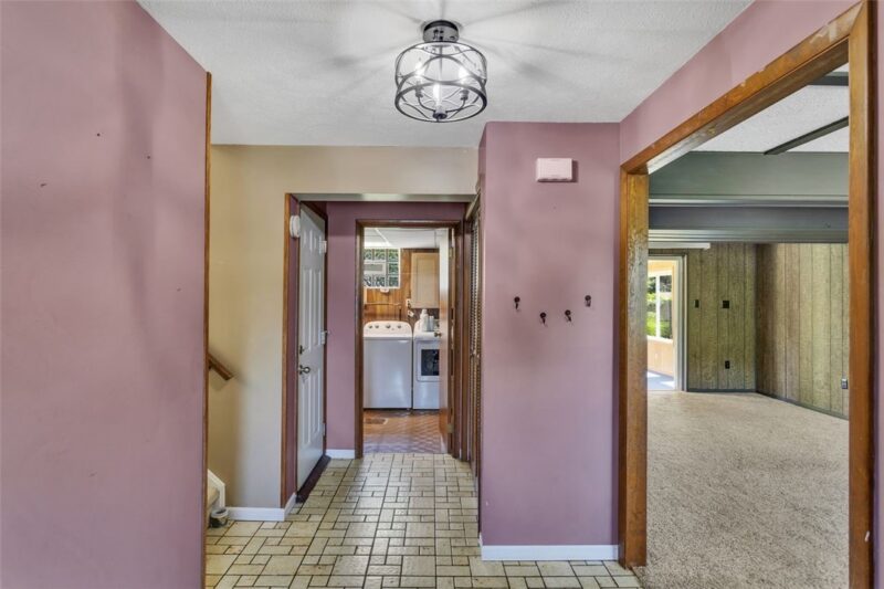 668 EDWARD DRIVE — photo 4