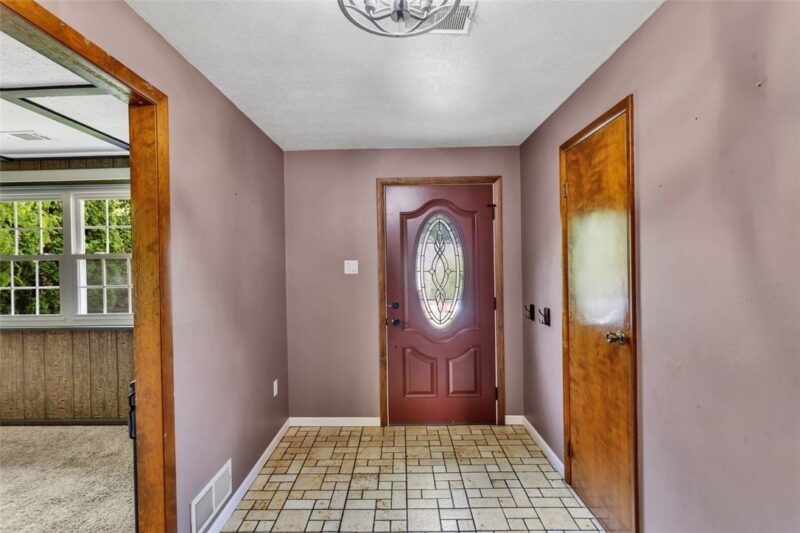 668 EDWARD DRIVE — photo 5