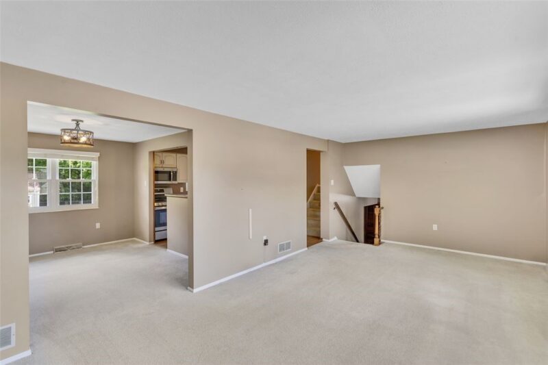 668 EDWARD DRIVE — photo 6
