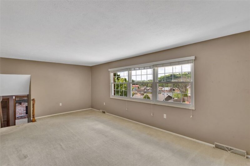 668 EDWARD DRIVE — photo 7