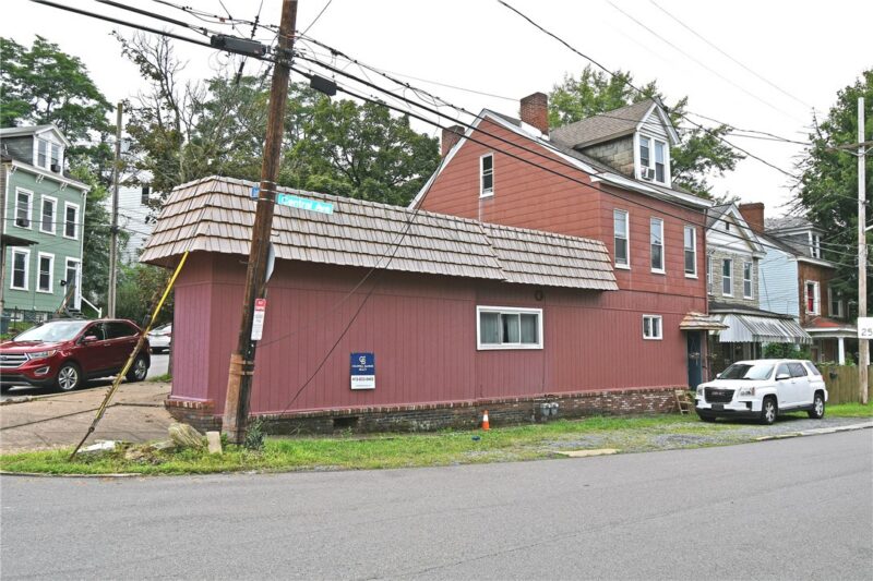 1100 Grand Ave — photo 3