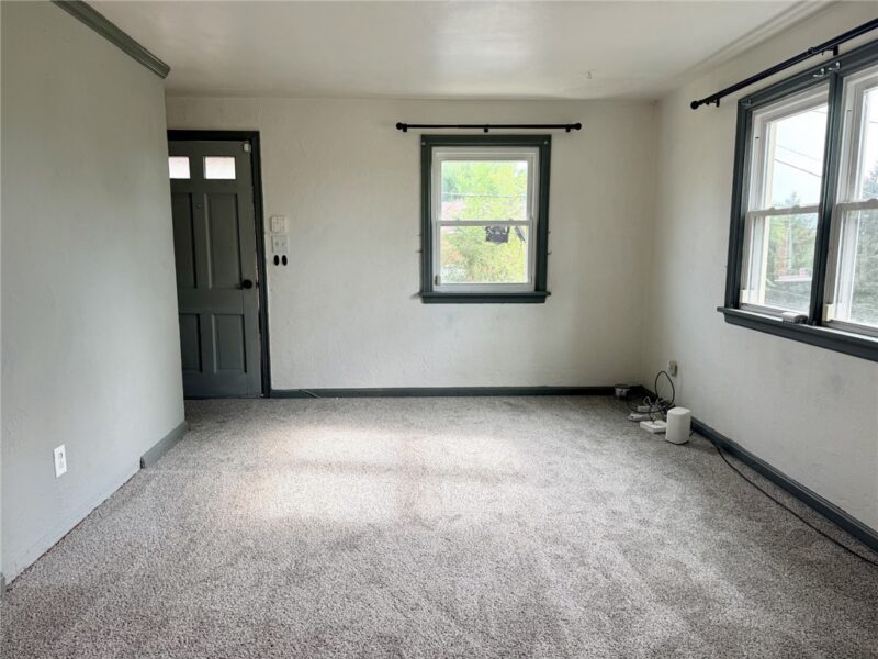 708 Crysler Street — photo 4