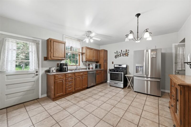 1715 Crosby Ave — photo 5