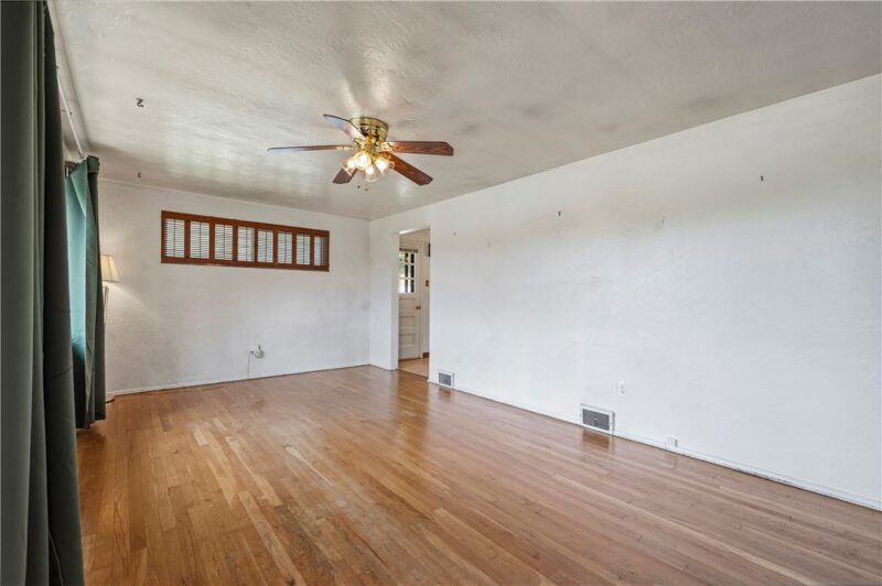 319 Saratoga Dr — photo 2
