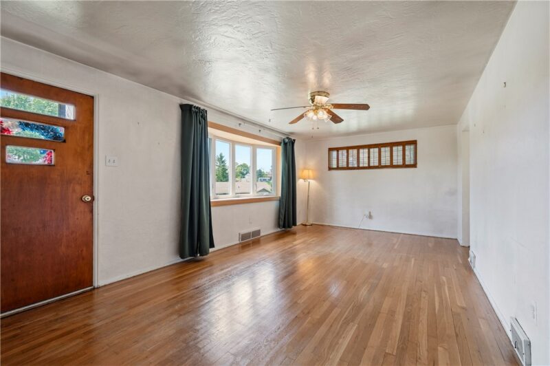 319 Saratoga Dr — photo 3