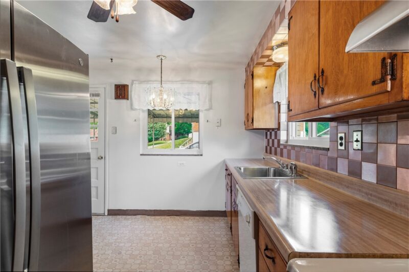 319 Saratoga Dr — photo 8