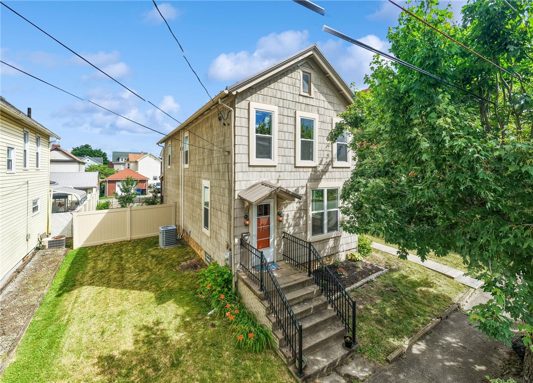 312 Gertrude St — photo 1